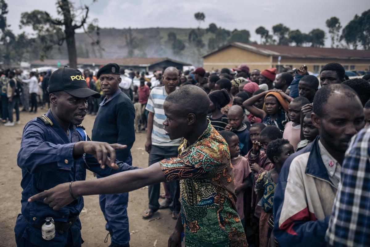 Desplazados a causa de los enfrentamientos cerca de Goma, en el Congo. En casi seis meses de enfrentamientos, más de 300.000 personas han huido de sus hogares.