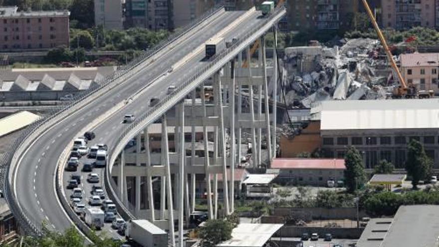 La tragèdia del pont italià fa canviar de ruta 9.000 camioners espanyols