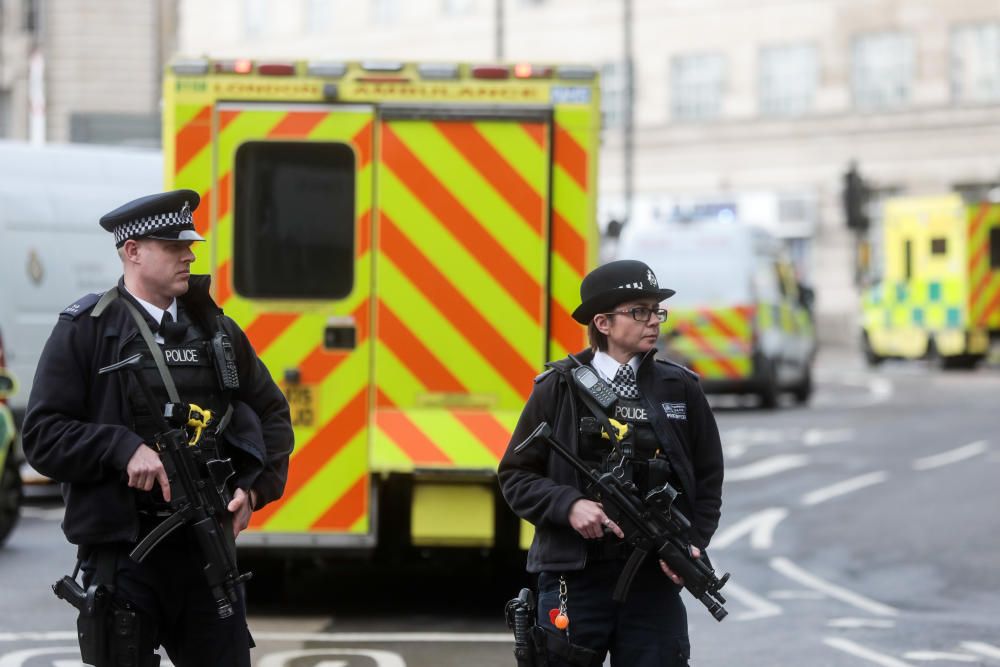 Atentado terrorista en las inmediaciones del Parlamento británico.