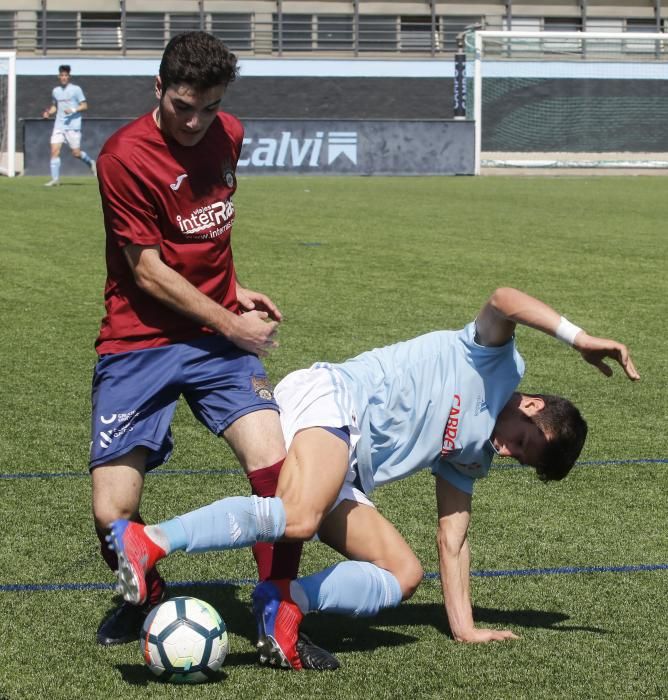 El equipo celeste se proclama campeón de liga tras golear al Pontevedra.