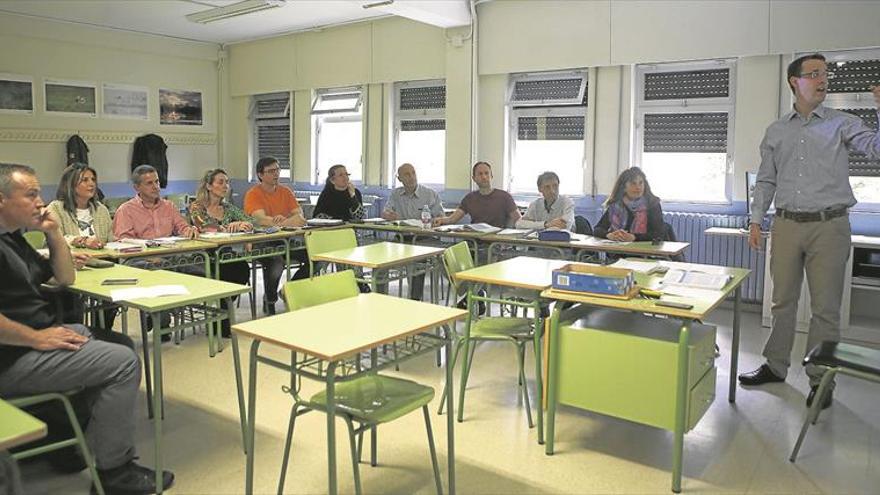 Más de mil personas solicitan una plaza de C1 en la escuela de idiomas