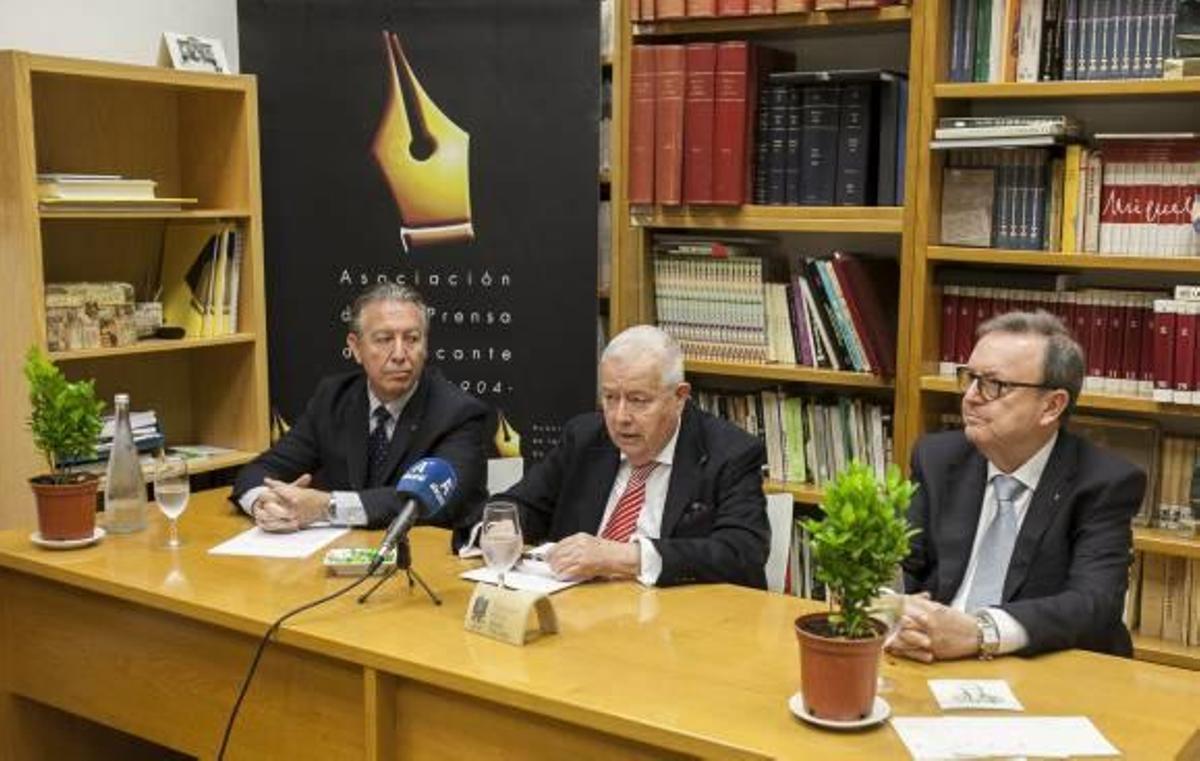 El Rotary Club concede el premio Doctor Balmis a Francisco Martínez Mojica