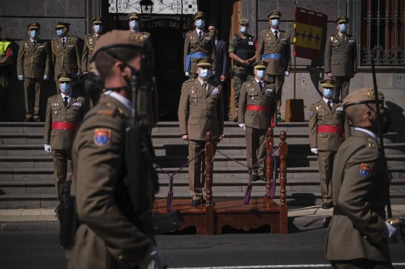 El general de División Alejandro Escámez toma posesión del nuevo Jefe del Mando de Canarias