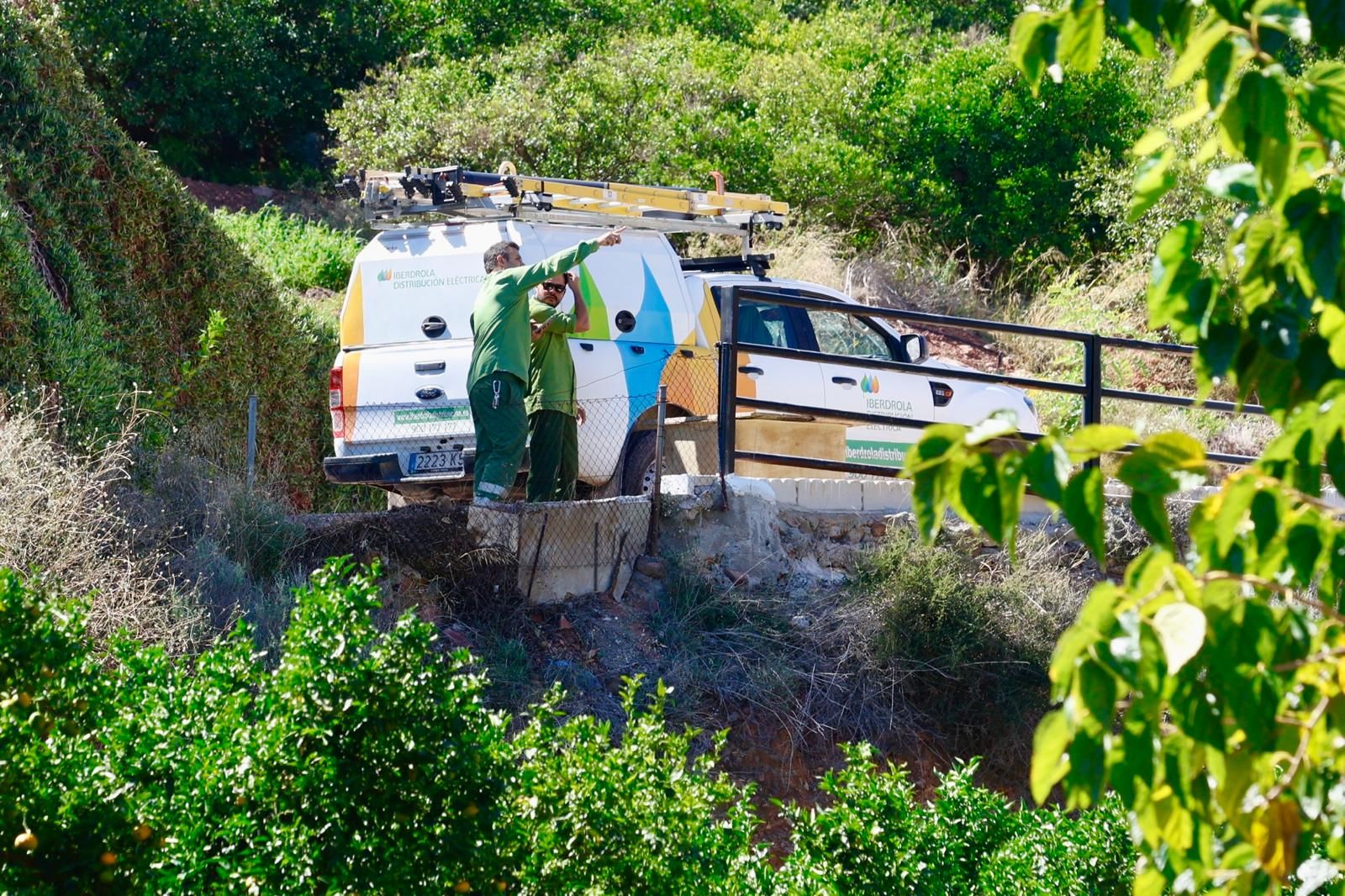 Tres personas han fallecido en Puçol al chocar su helicóptero con el tendido eléctrico
