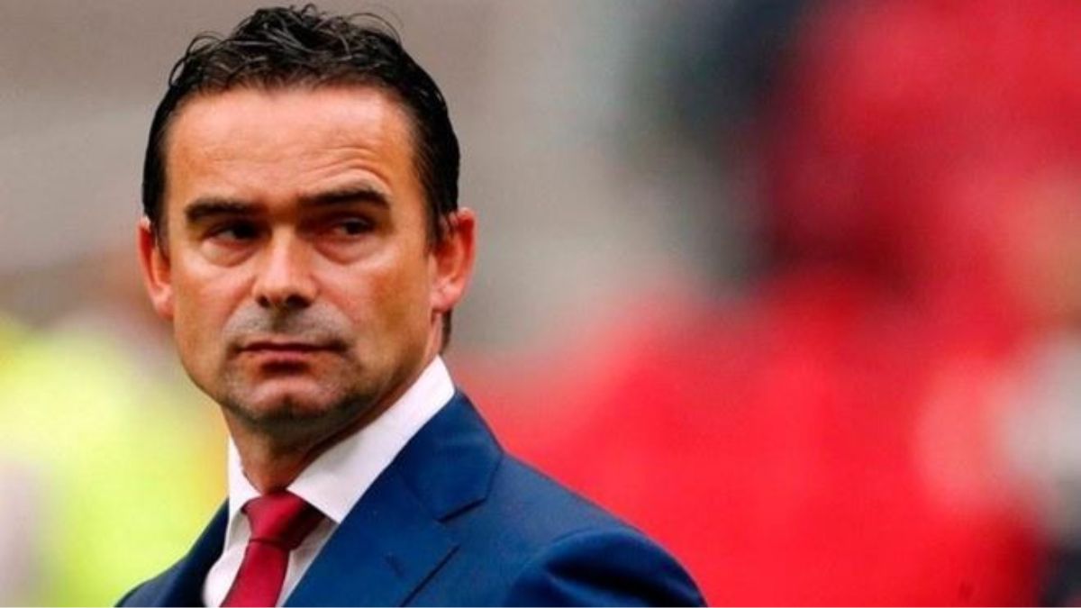 Overmars reconoce su falta y se avergüenza de ella