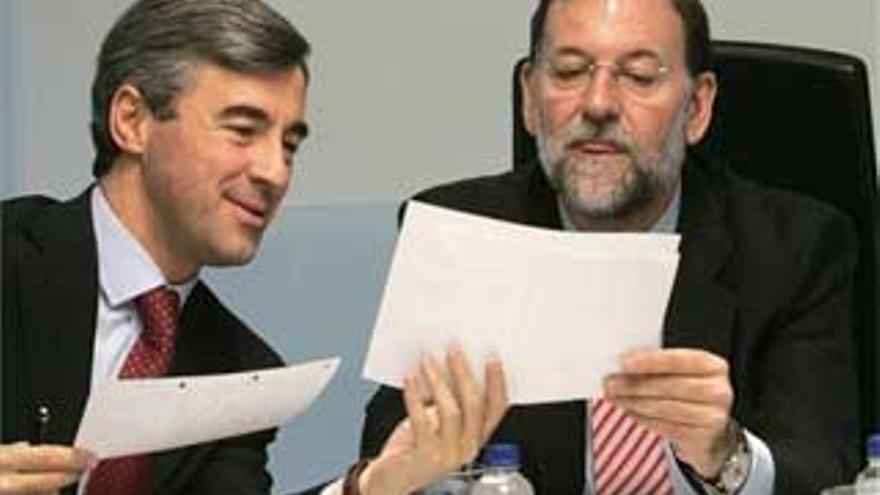 Rajoy, satisfecho por los &quot;mejores&quot; resultados del PP &quot;a lo largo de su historia&quot;