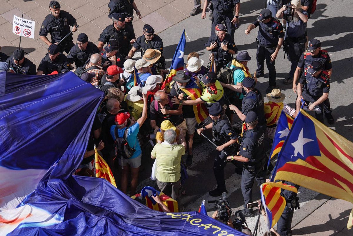 Protestas en Montserrat por la visita de los Reyes de España
