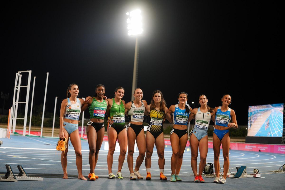 Paula Blanquer junto al resto de finalistas en los 100 m.v.
