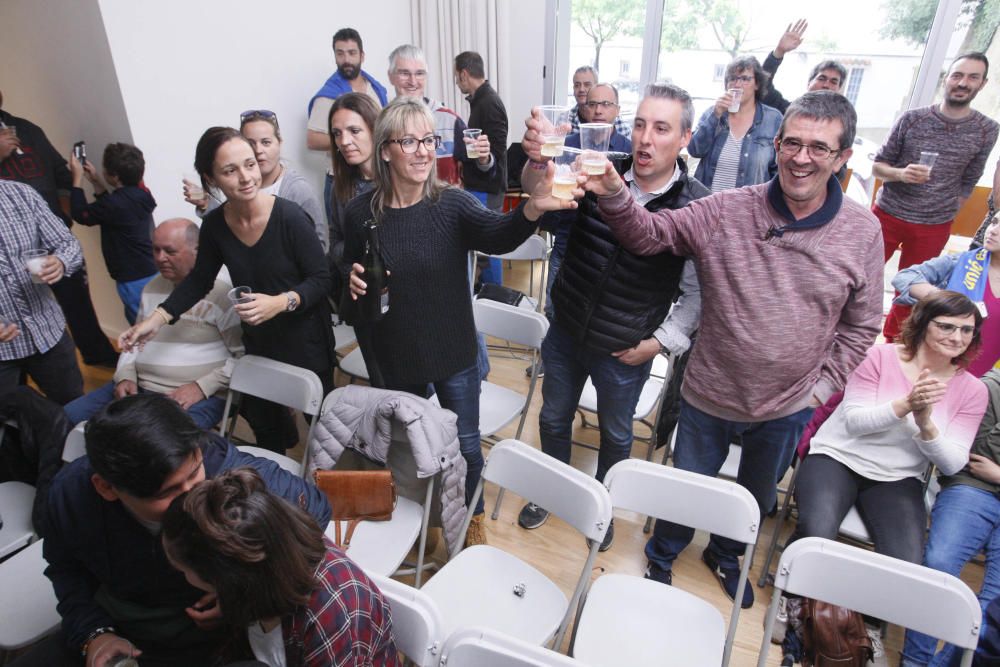 Els aficionats, seguint el partit, a Sarrià de Ter.