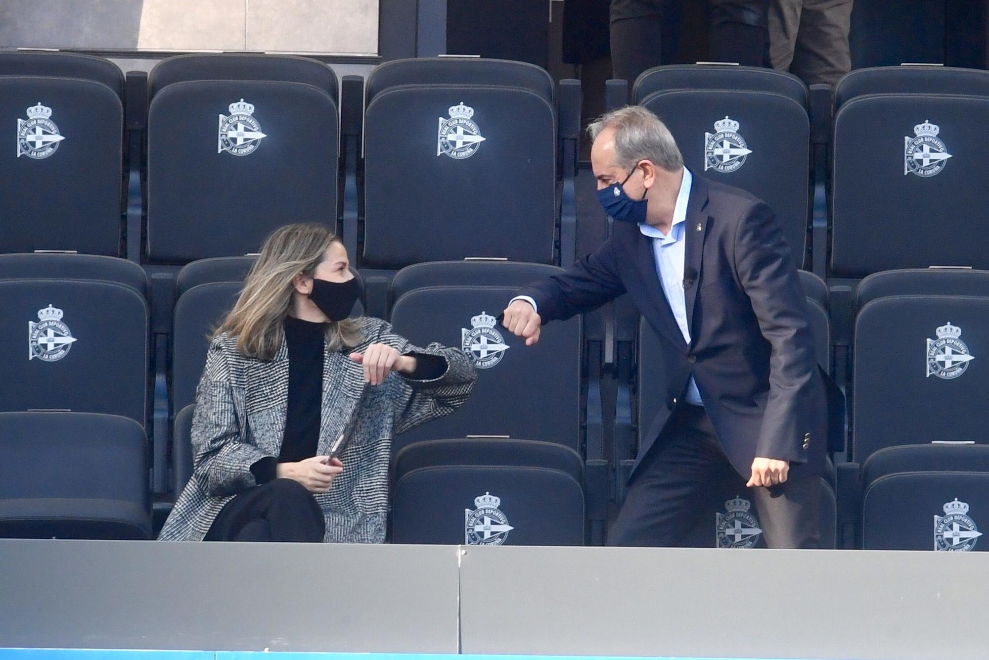 El nuevo consejo del Deportivo se estrena en el palco de Riazor