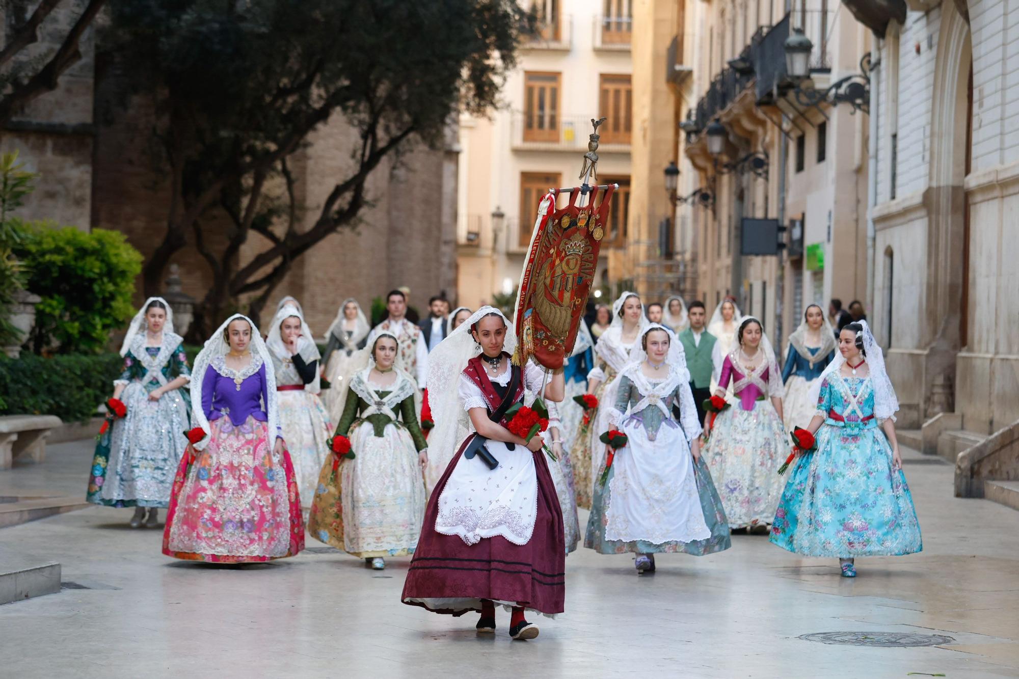 Búscate en el primer día de la Ofrenda en la calle San Vicente entre las 18:00 y las 19:00