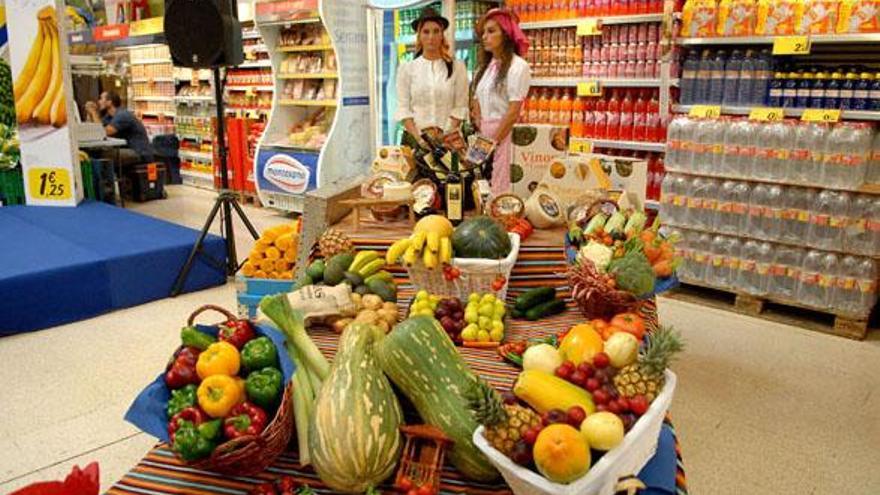 Muestra de productos canarios en Carrefour. | santi blanco