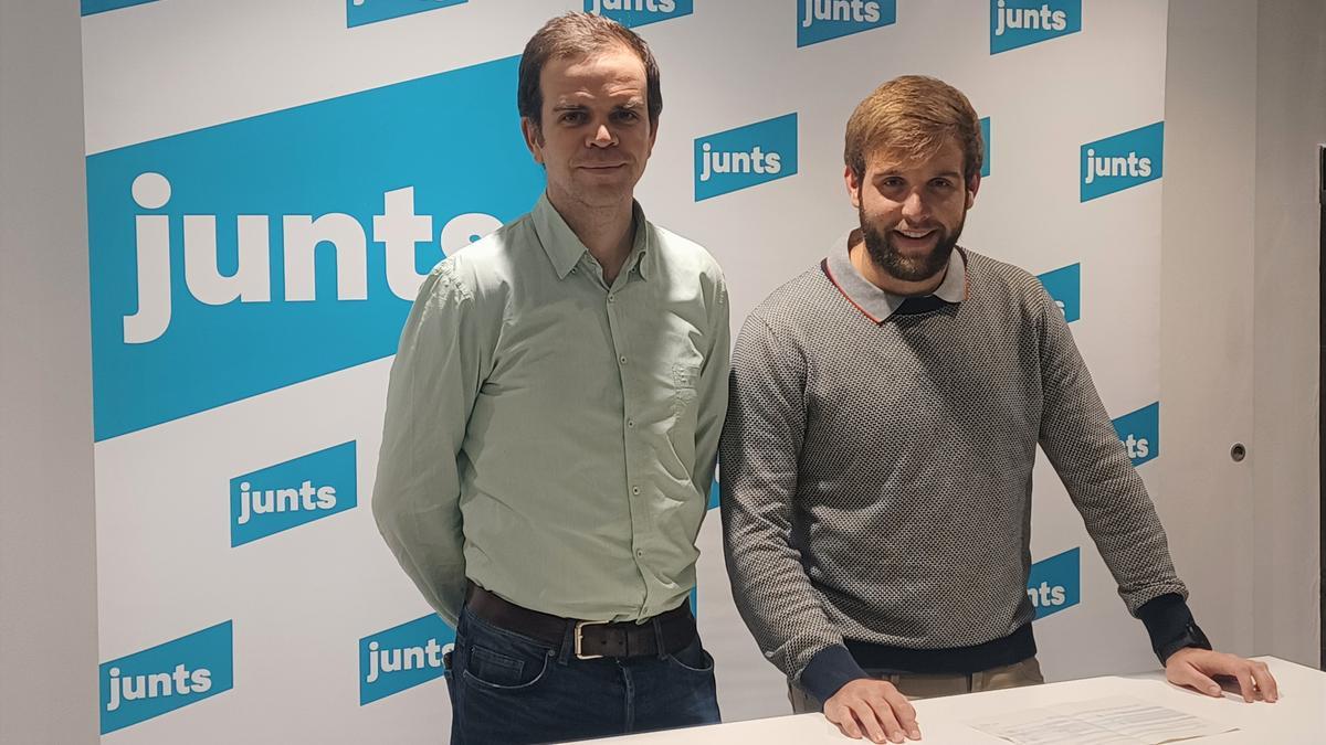 Ferran Aymerich (esquerra) i Ramon Caballé, regidors de Junts a l&#039;Ajuntament de Berga, a l&#039;oposició
