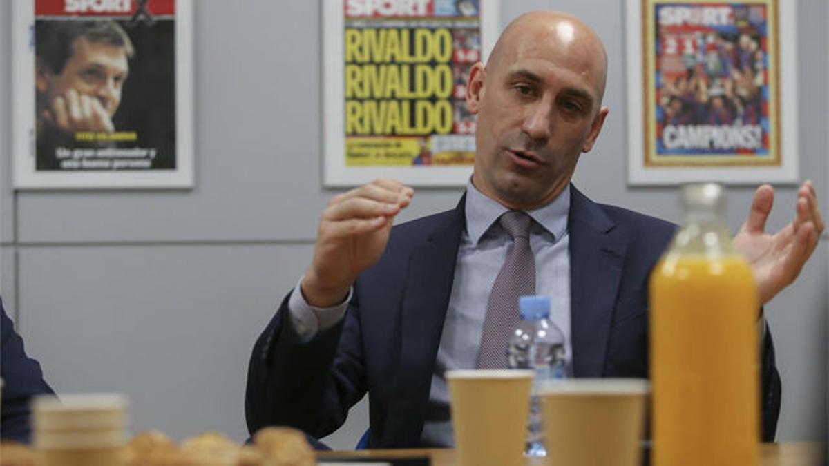 Luis Rubiales se posiciona sobre los pitos a Piqué y Jordi Alba
