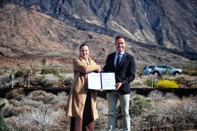 Firma de la transferencia de competencias del Parque Nacional del Teide