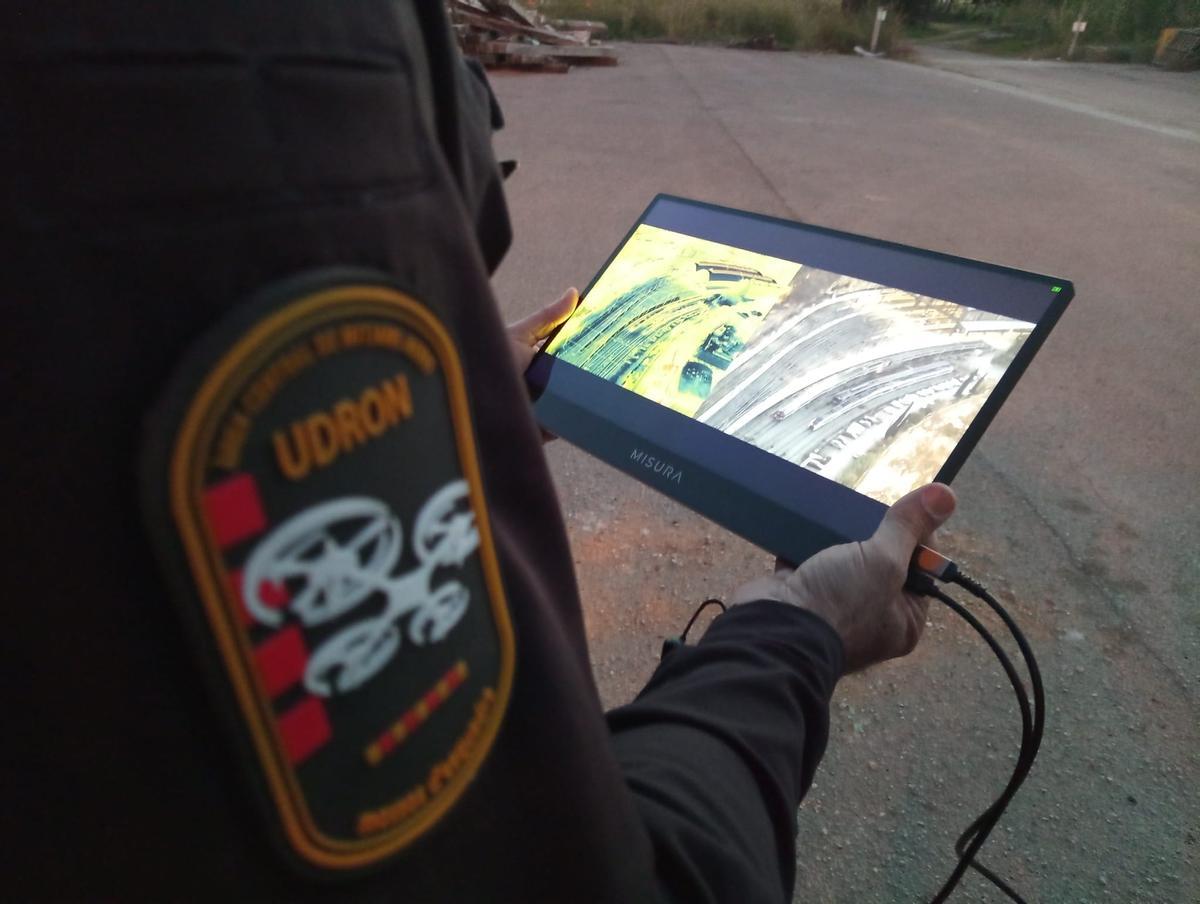 La unidad de drones de Mossos controlando la Estación de Francia de Barcelona