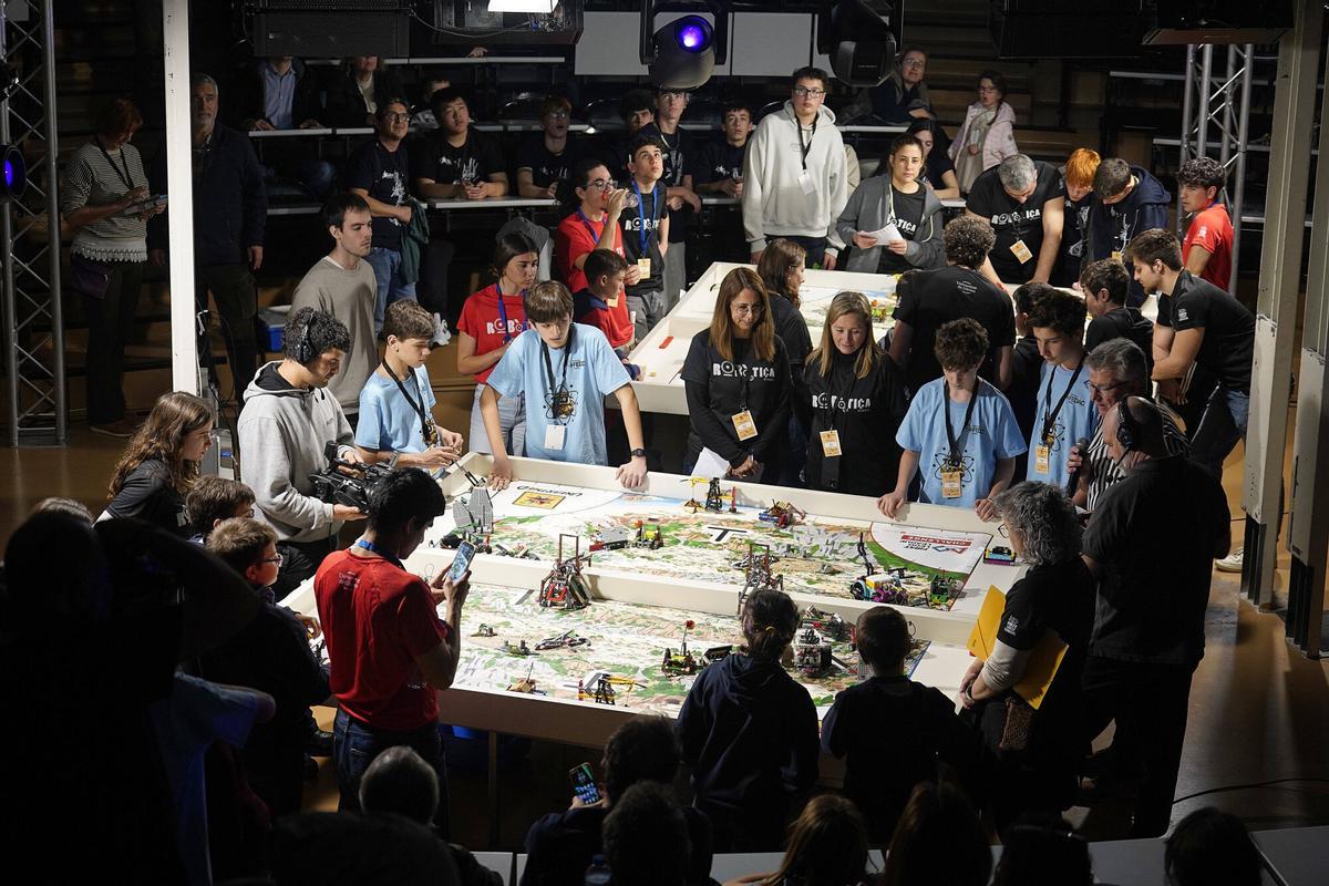 Girona Escola Politècnica Superior de la UdG First Lego League Robòtica Girona Escola Politècnica Superior de la UdG First Lego League Robòtica