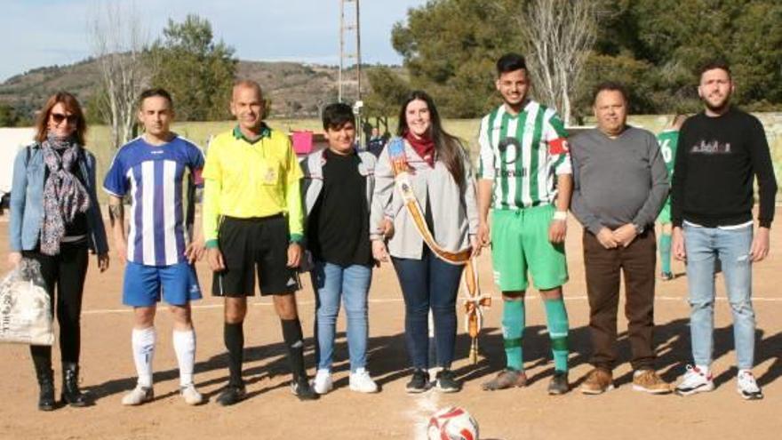 Homenaje del Atlético Gilet  a las mujeres