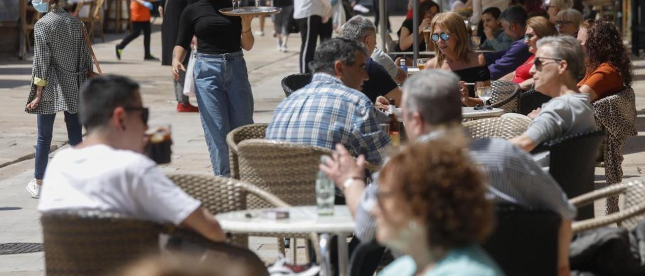 La hostelería cree que salvará el verano, pero &quot;el otoño y el invierno serán terribles&quot;