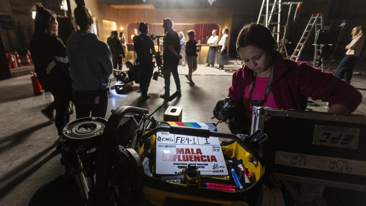 La película &quot;Mala influencia&quot; termina su rodaje en Ciudad de la Luz