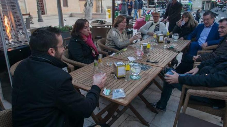 Uno de los locales que apuesta por la filosofía del tardeo en Elche, que se importa de otras ciudades cercanas.