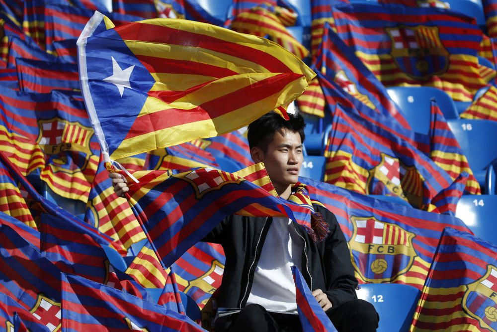 Color de las aficiones en la final de Copa Barcelona-Sevilla