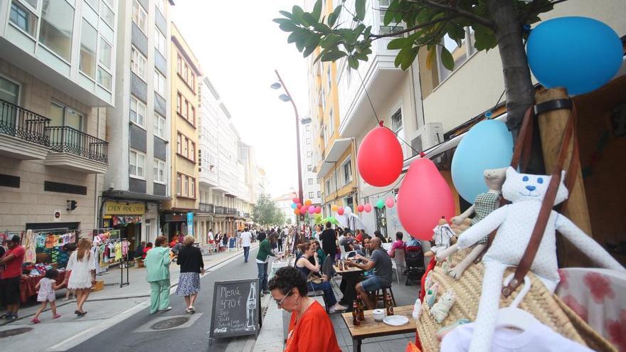 Fiesta en la calle Orillamar.