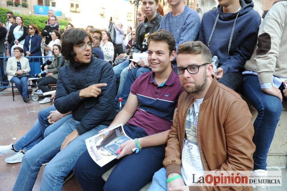 La procesión del Amparo a su salida de San Nicolás