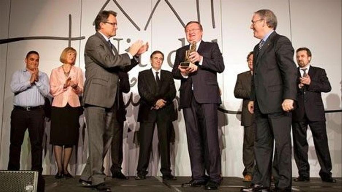 95e25289 62e5 493b b32a 3a89f60ad74a 16 9 aspect ratio default 0