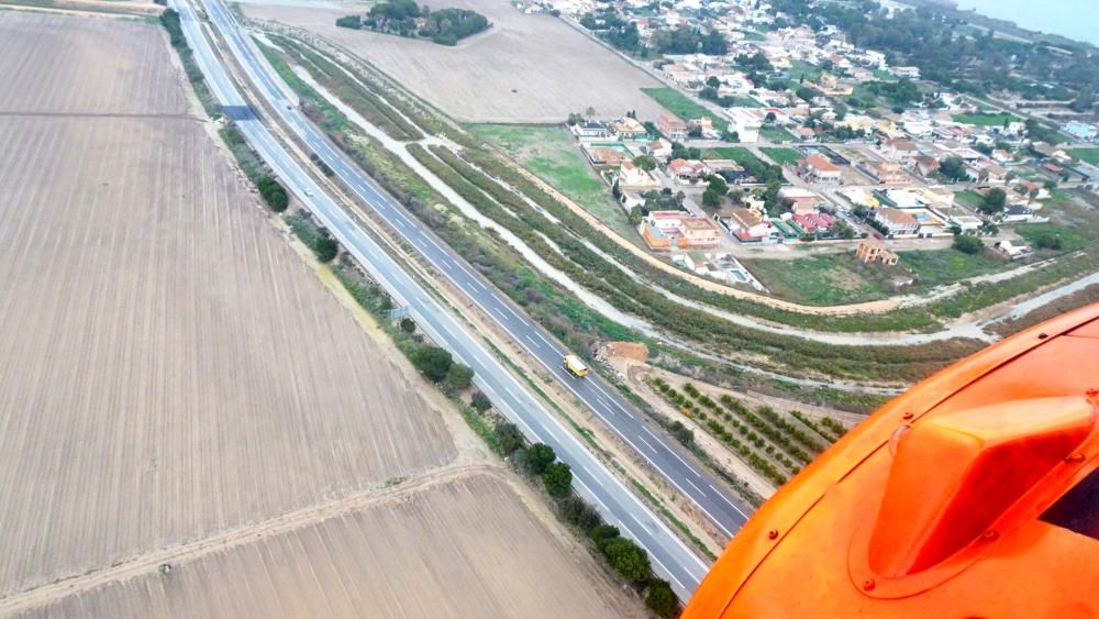 Sánchez se reúne con los alcaldes ribereños antes de sobrevolar los destrozos