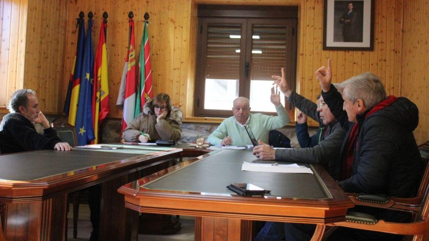 Galende aprueba la licitación de los cámpines Folgoso y Peña Gullón