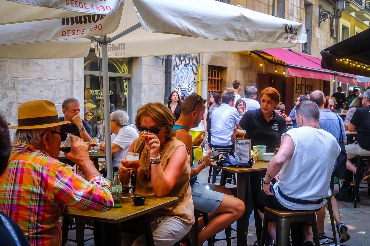 El 67% de los valencianos que han ido de viaje han salido a restaurantes durante sus vacaciones.