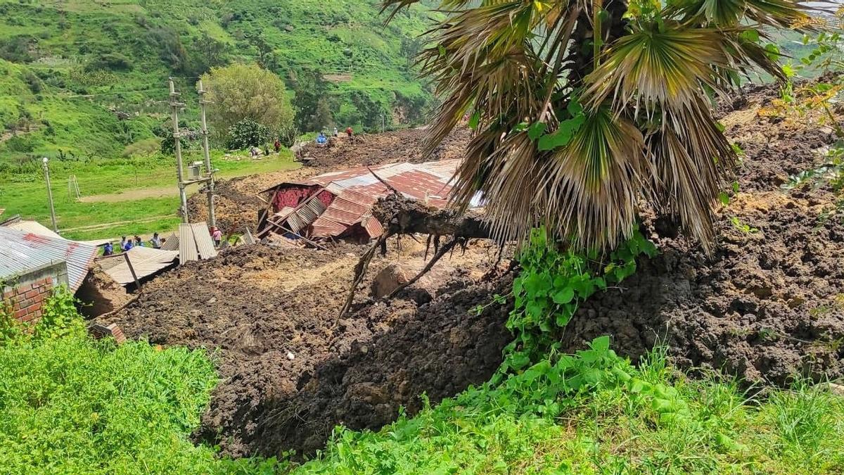 Efectos de un deslizamiento de tierra en Huaral, Perú