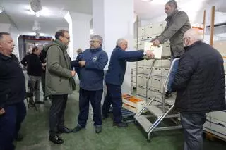 Fotogalería | Rafa Mateos y Encarna Solís visitan el Banco de Alimentos de Cáceres
