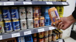El consum d’alcohol baixa i la indústria posa l’ull en el 0,0, els refrescos i el cafè