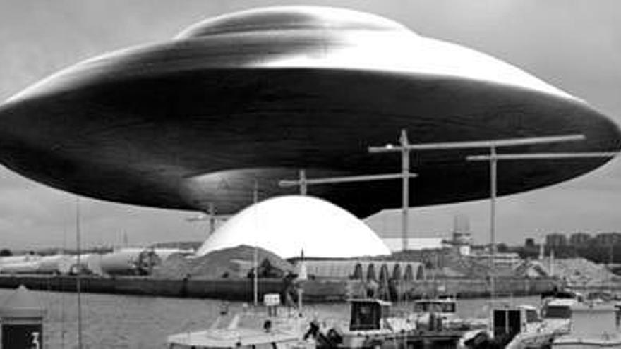 Una nave espacial sobrevuela  el Centro Niemeyer.