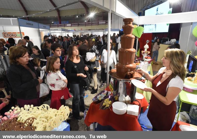 GALERÍA DE FOTOS -- Los castellonenses disfrutan del chocolate y la panadería artesana en Chococas