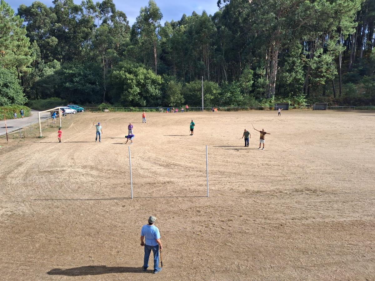 Un momento del Abierto celebrado el domingo en el campo de O Coruxo, en Cornazo.