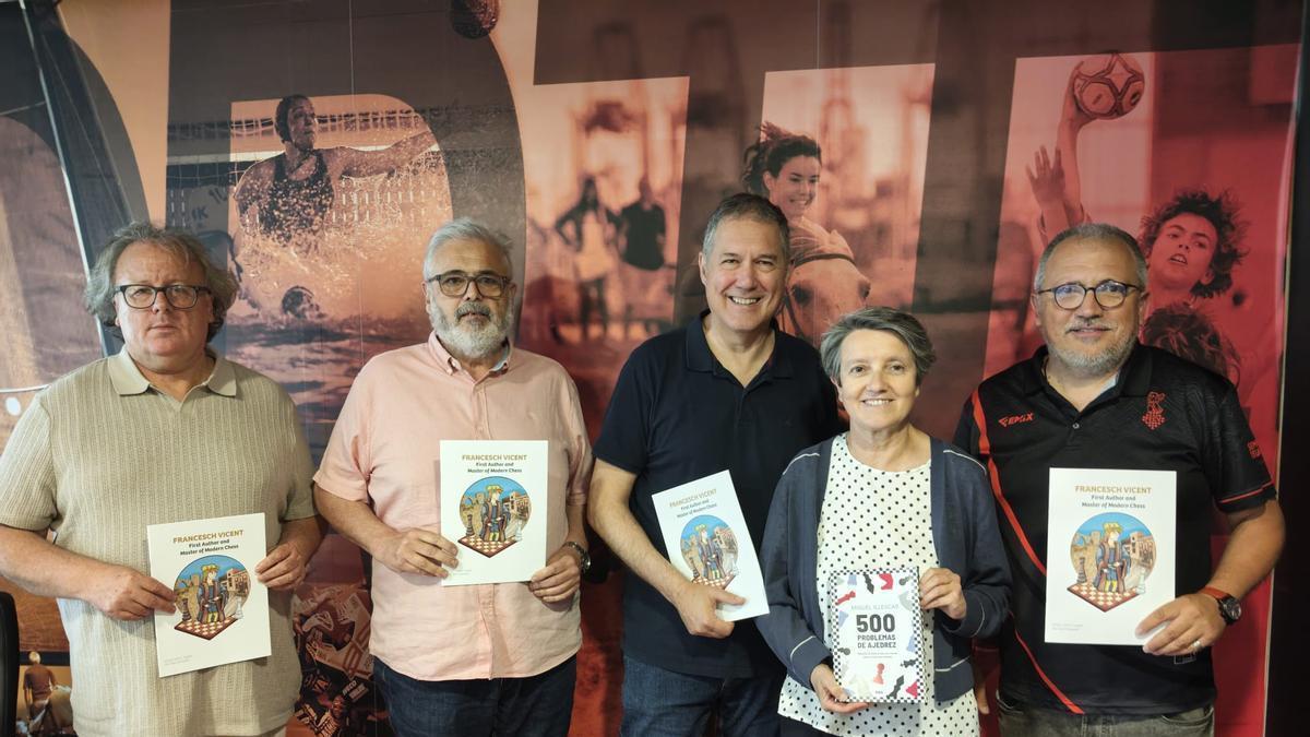 José A. Garzón (i), Basilio López, Miguel Illescas, María Ángeles Vidal y Emilio González