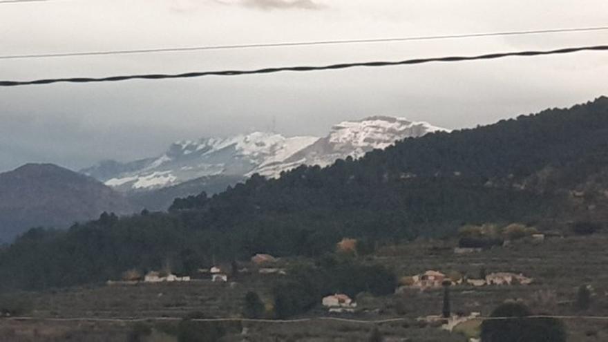 La sierra de Aitana, nevada.