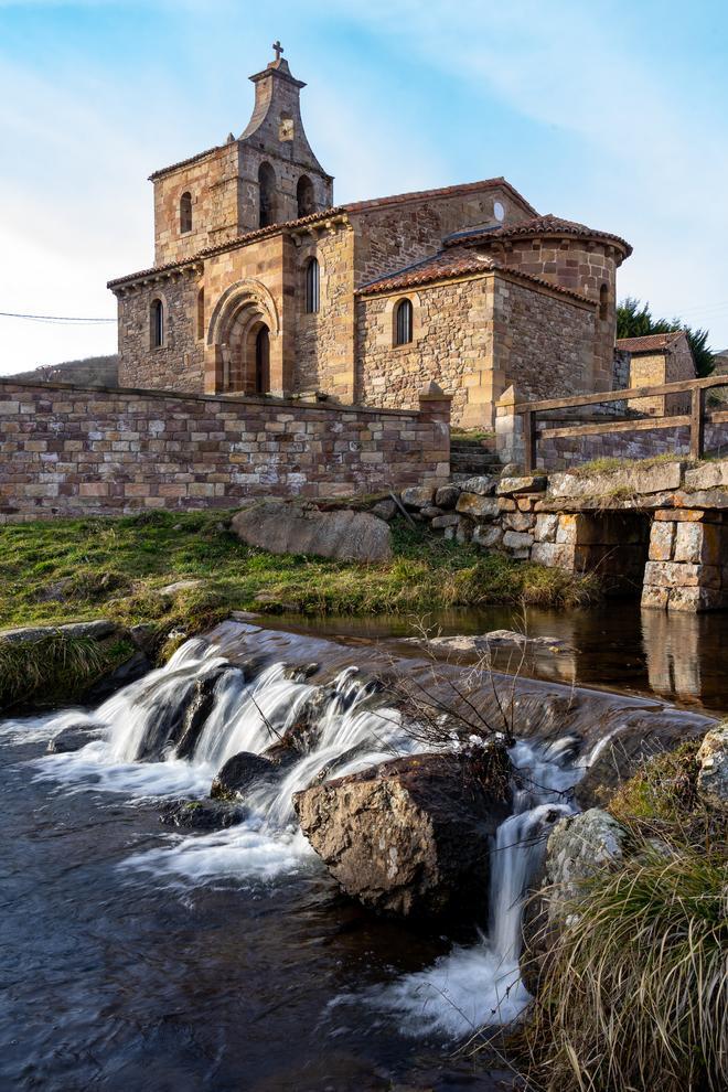 Iglesia románica de Salcedillo, dedicada a San Martín Obispo