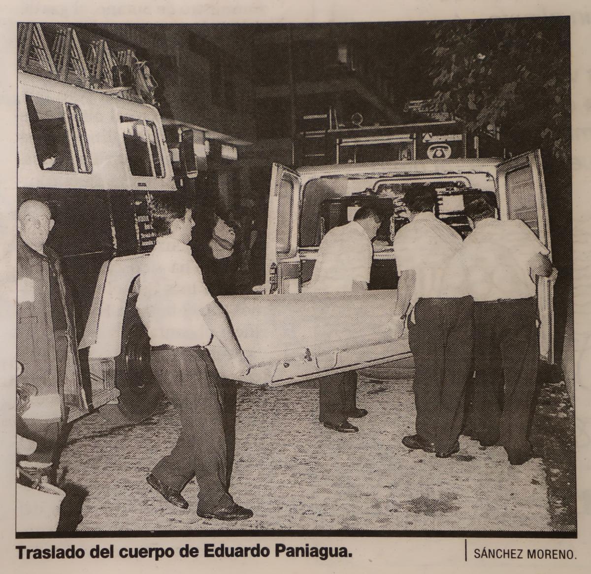 Traslado del cadáver de Eduardo Paniagua, el 21 de julio del año 2000.