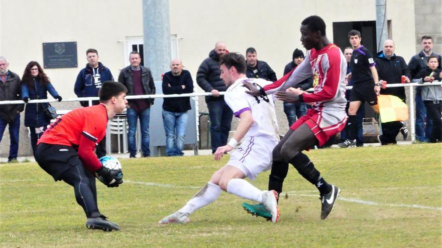 Ricard, Lluís i Gueye, en el Marca de l&#039;Ham-Base Roses