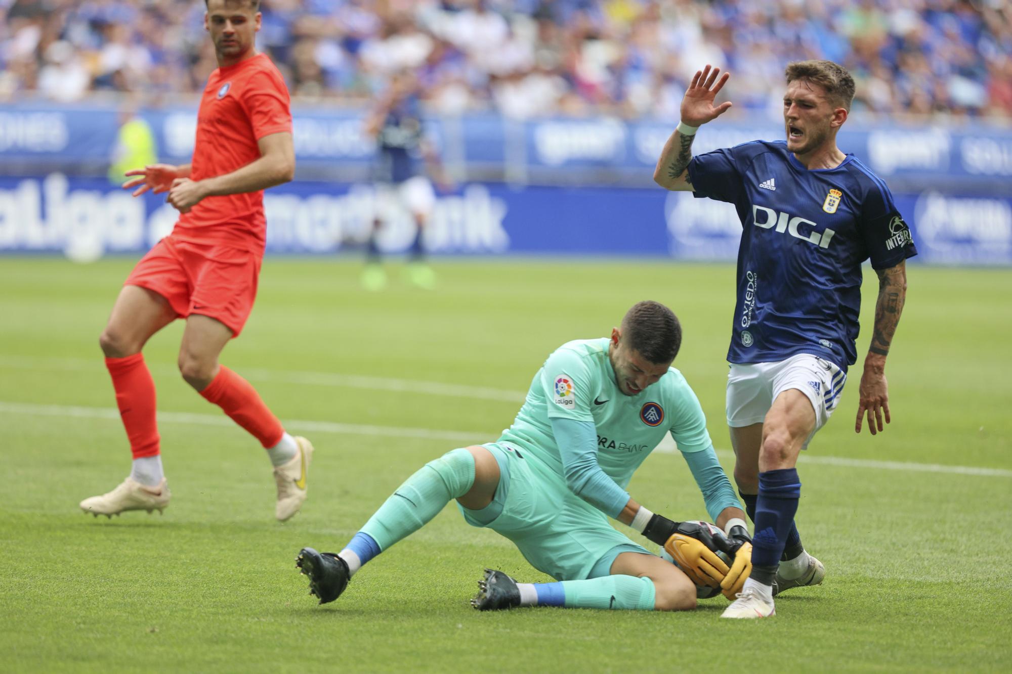 En imágenes: El Oviedo se estrena perdiendo por 0-1 contra el Andorra