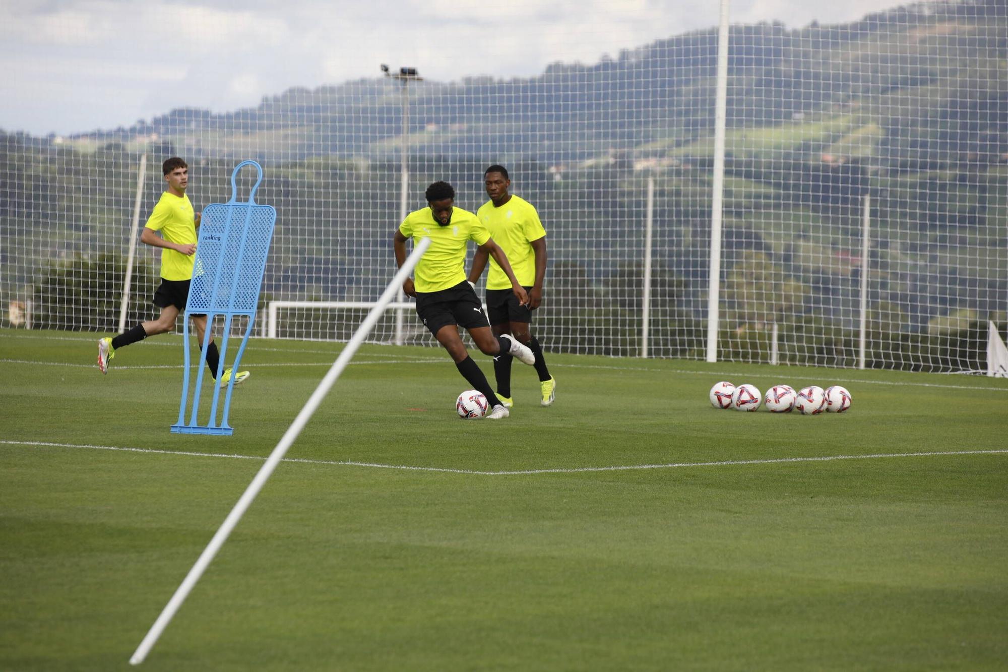 Así fue el primer entrenamiento de la era Albés en el Sporting (en imágenes)