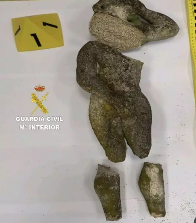 El vigués que rompió el Adán del cruceiro de O Hío se enfrenta a un delito de daños al patrimonio