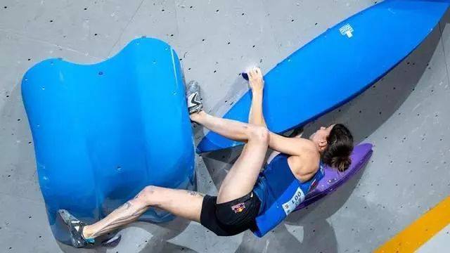 Entrevista a Oriane Bertone ganadora de boulder femenino en el festival de Graviteo