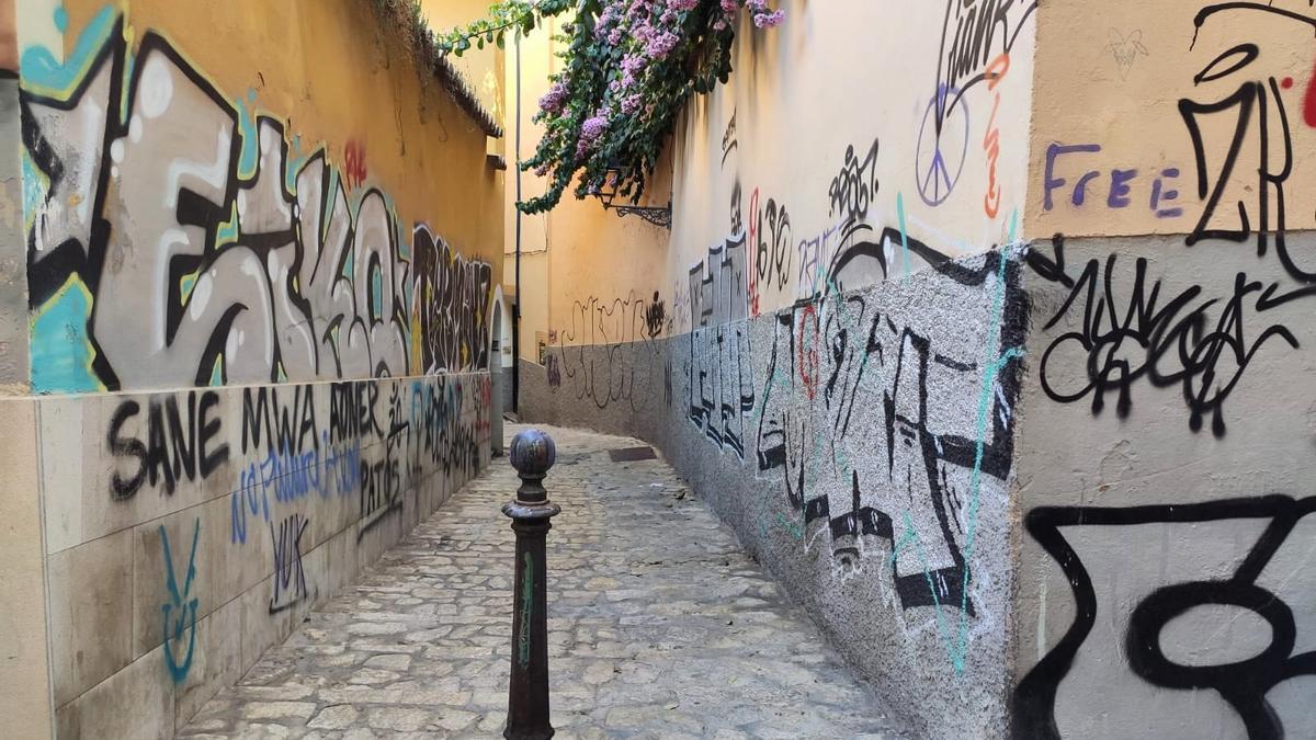 Pintadas vandálicas en Palma