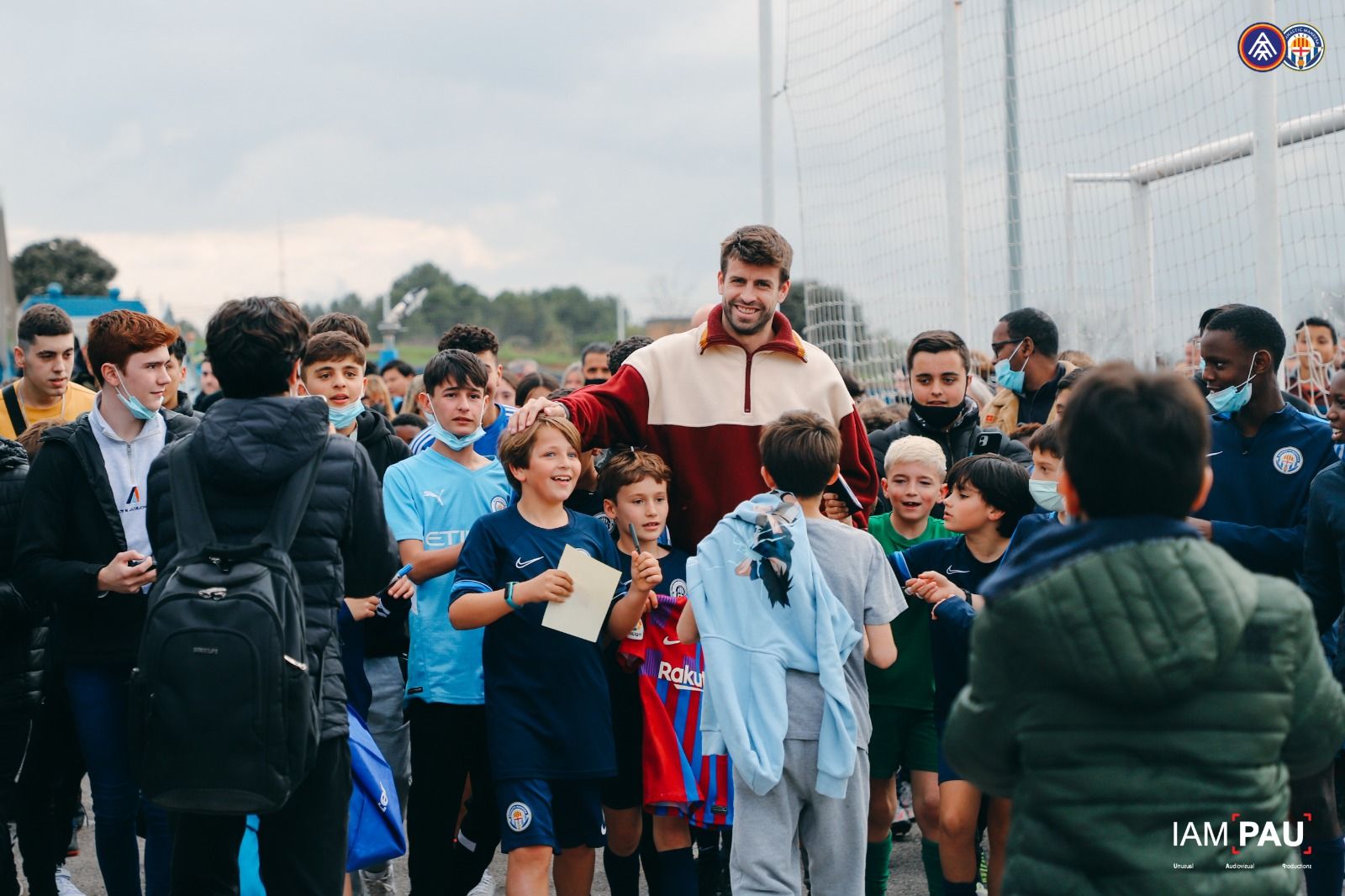 Primera visita de Gerard Piqué al ...