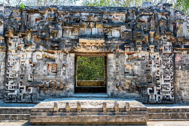 Zona arqueológica Xpujil, México